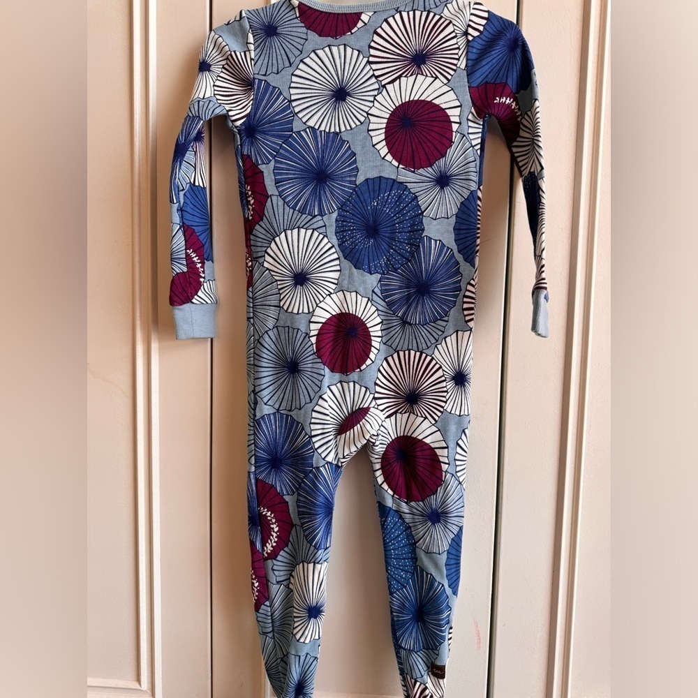 Tea 1 Piece Zip Up Footie With NonSlip Grips! - Picture 2 of 7